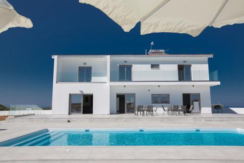 Luxury 6 Bedroom Villa With Private Pool, Protaras Villa 1236