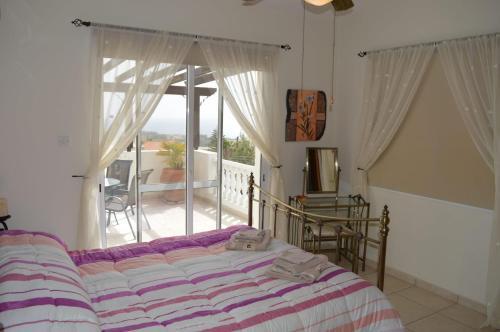 Pegeia Villa Sleeps 6 With Pool And Air Con