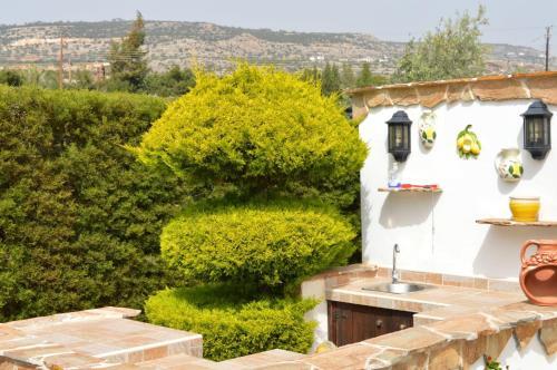 Pegeia Villa Sleeps 6 With Pool And Air Con