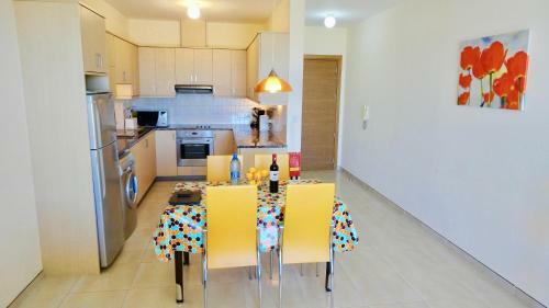 Stunning 2-bed Apartment In Poli Crysochous