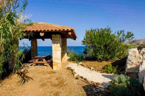Pomos Villa Sleeps 8 With Pool And Air Con