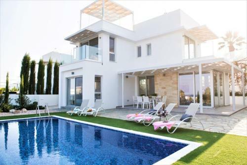 Sapphire Lagoon Villa