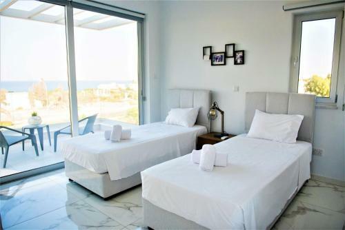 Travertine Cove Villa