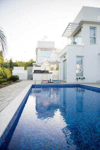 Travertine Cove Villa