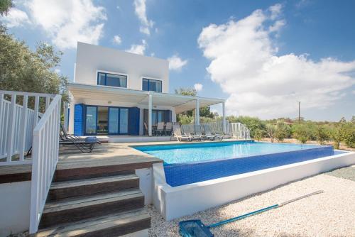 Luxury 4 Bedroom Villa With Private Pool, Protaras Villa 1237