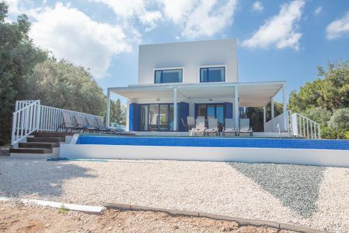 Luxury 4 Bedroom Villa With Private Pool, Protaras Villa 1237