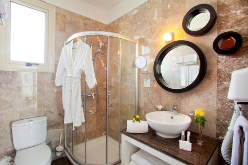 Villa In Protaras Sleeps 6 Includes Swimming Pool And Air Con 6