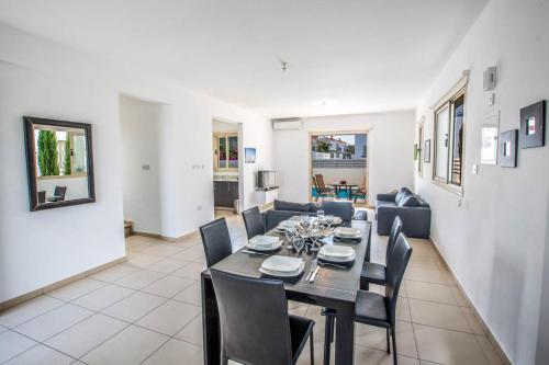 Villa In Protaras Sleeps 6 Includes Swimming Pool And Air Con 0