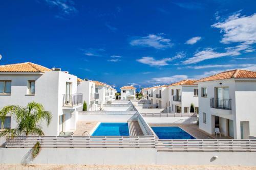 Villa In Protaras Sleeps 6 Includes Swimming Pool And Air Con 0
