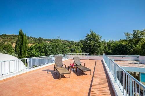 Villa In Giolou Sleeps 6 With Pool And Air Con