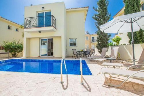 Villa In Protaras Sleeps 6 Includes Swimming Pool And Air Con 7