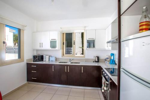 Villa In Protaras Sleeps 6 Includes Swimming Pool And Air Con 3 1