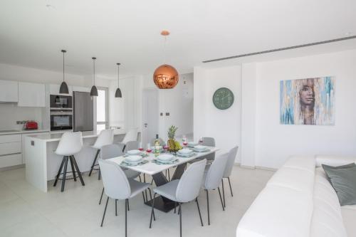 Villa In Protaras Sleeps 6 Includes Swimming Pool And Air Con 2 7