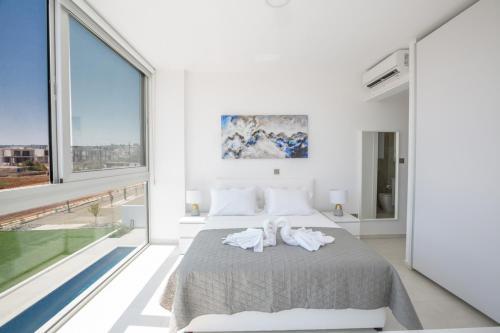 Villa In Protaras Sleeps 6 Includes Swimming Pool And Air Con 2 7