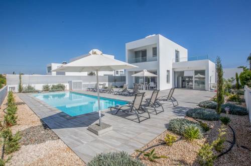 Villa In Protaras Sleeps 10 Includes Swimming Pool And Air Con 7