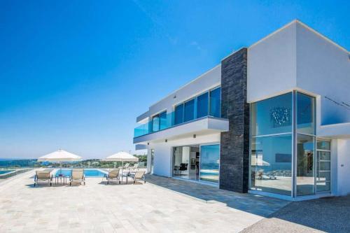Villa In Protaras Sleeps 6 Includes Swimming Pool And Air Con