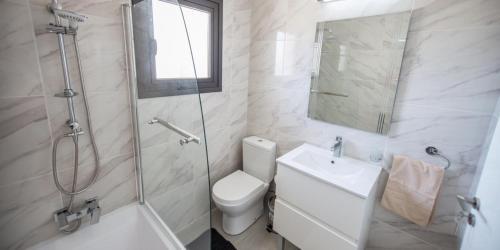 Villa In Protaras Sleeps 8 Includes Swimming Pool And Air Con 9