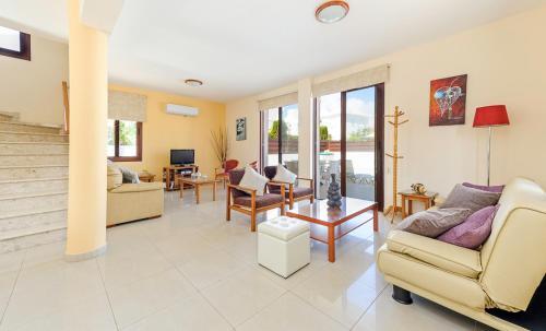 Villa In Protaras Sleeps 6 Includes Swimming Pool And Air Con 7 4