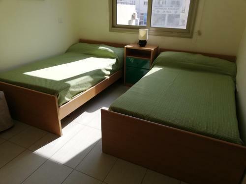 Polyxenia Holiday House
