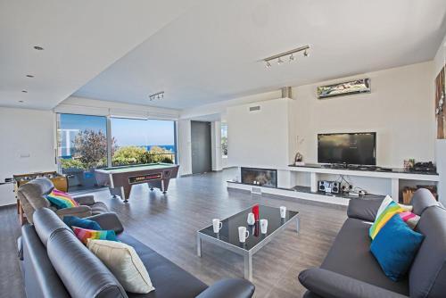 Luxury 4 Bedroom Villa With Private Pool, Protaras Villa 1226