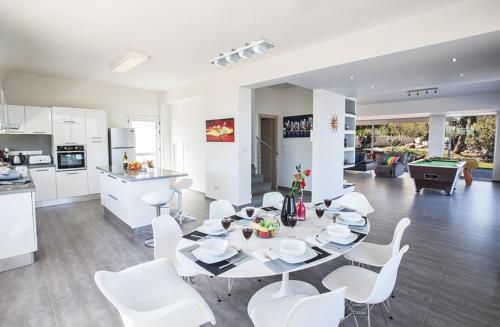 Luxury 4 Bedroom Villa With Private Pool, Protaras Villa 1226