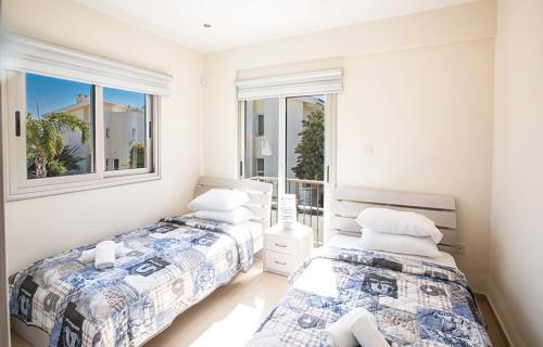 Villa In Protaras Sleeps 8 Includes Swimming Pool And Air Con 0 0