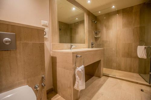 Villa In Protaras Sleeps 10 Includes Swimming Pool And Air Con 7 6