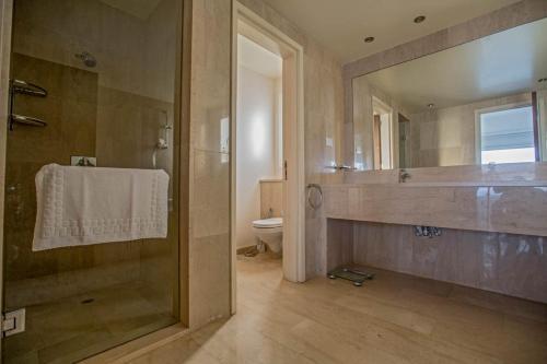 Villa In Protaras Sleeps 10 Includes Swimming Pool And Air Con 7 6