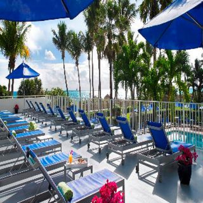 Hotel Radisson Resort Miami Beach