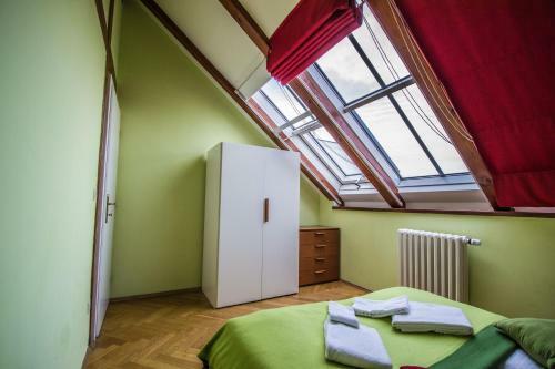 Apartamentos Ruterra Red Roofs View With Garage