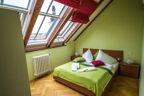 Apartamentos Ruterra Red Roofs View With Garage