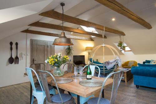 Apartamento Old Town Boho-chic Attic With Hanging Chair