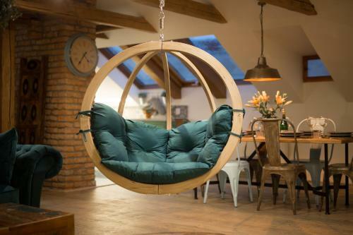 Apartamento Old Town Boho-chic Attic With Hanging Chair