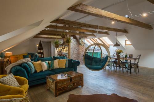 Apartamento Old Town Boho-chic Attic With Hanging Chair
