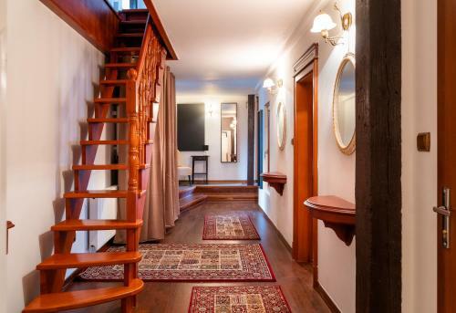 5br 2bath Masarykovo N�b?e?� Apartment