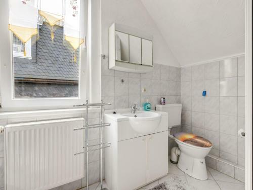 Cozy Apartment In Altenfeld With Garden