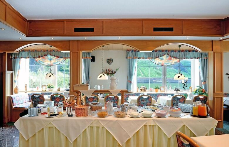 Winzerhotel Und Restaurant Zum Moselstrand