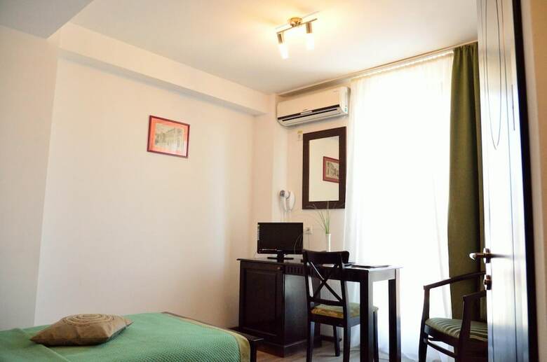 Hostal Pension Belleville