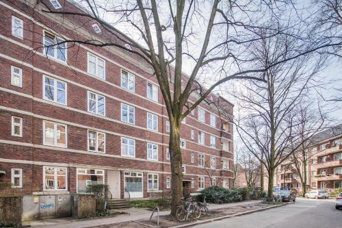 Stylish 2 Room Apartment +new Bathroom & Kitchen