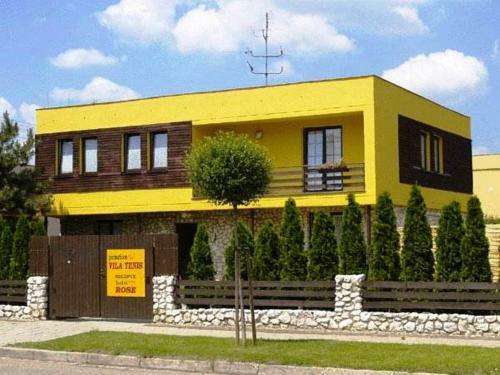 Hostal Penzion Vila Tenis