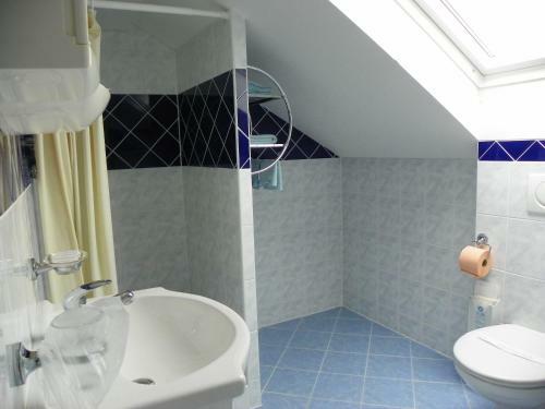 Hostal Hostinec A Penzion U Sv. Mikul�?e