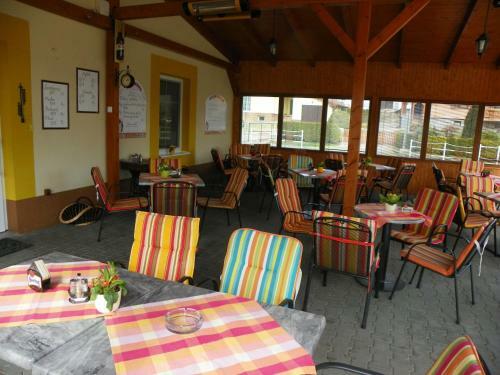 Hostal Hostinec A Penzion U Sv. Mikul�?e