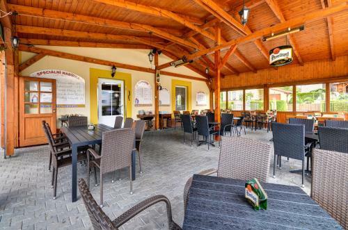 Hostal Hostinec A Penzion U Sv. Mikul�?e