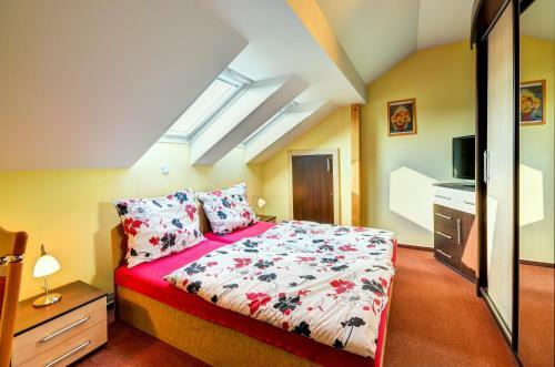 Hostal Hostinec A Penzion U Sv. Mikul�?e