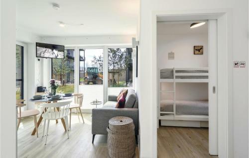 Awesome Apartment In Lembruch/d�mmer See W/ 2 Bedrooms