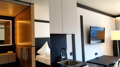Men Hotel