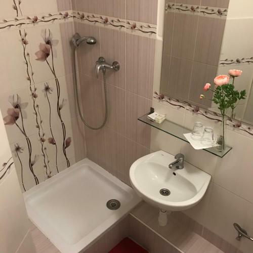 Hostal Pension Crhan
