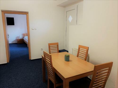 Hostal Mikulov Inn - Penzion Zem?
