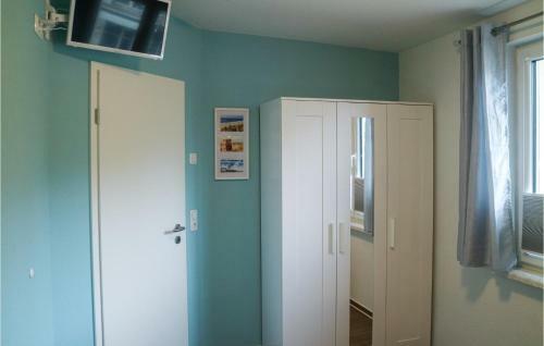 Stunning Apartment In Graal-m�ritz W/ 1 Bedrooms