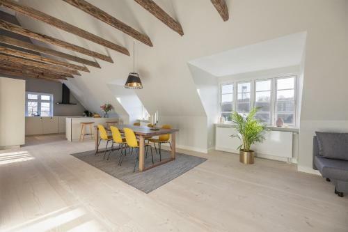 Bed & Breakfast Adnana - Modern Living - Balcony Room